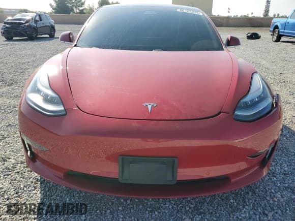 ✅ 2018 Tesla Model 3 Long Range Battery • VIN: 5YJ3E1EB1JF135246 • Lot: 86125325. Wystawiony na Copart z przebiegiem 47 901 mil. Bezpłatny archiwum sprzedaży aukcyjnych z USA i szczegółowy raport historii pojazdu na DreamBid. Zdjęcie 5.