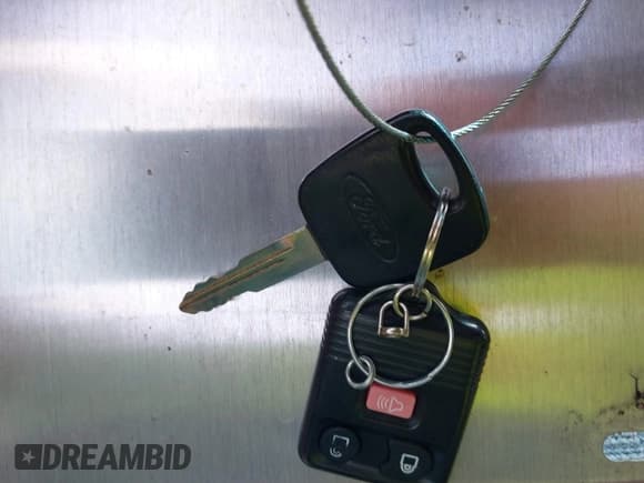 ✅ 1999 Ford Explorer XLT • VIN: 1FMZU32E9XZB70428 • Лот: 42697066. Опубликован ранее на IAAI с пробегом 183 745 миль. Бесплатный доступ к архиву аукционных продаж из США и подробный отчёт об истории автомобиля на DreamBid. Изображение 11.