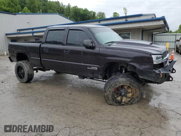 2005 Chevrolet Silverado 2500HD LT с VIN 1GCHK23205F844372, выставлен на аукционе Copart как лот 58010745 с пробегом 247 138 миль миль и Списание • Salvage title. История ставок и продаж доступна на DreamBid. Изображение 4.