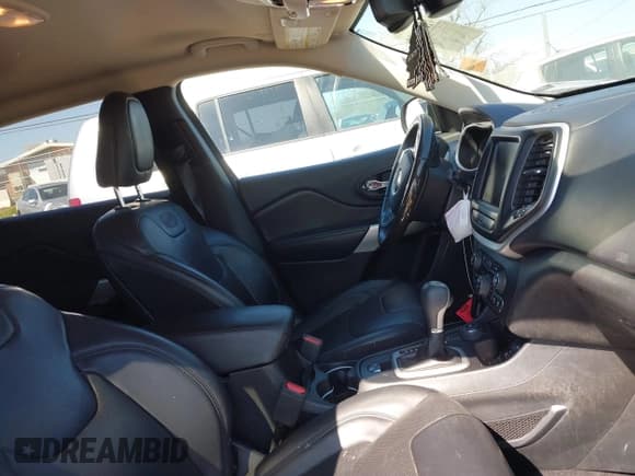 ✅ 2018 Jeep Cherokee Overland • VIN: 1C4PJMJXXJD594671 • Lot: 41864920. Listed on IAAI with 140,768 mi. Free auction sales archive from the USA and detailed vehicle history report at DreamBid. Image 5.