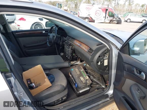 ✅ 2004 Audi allroad A6 V8 • VIN: WA1YD64B74N078543 • Lot: 41480613. Listed on IAAI with 65,216 mi. Free auction sales archive from the USA and detailed vehicle history report at DreamBid. Image 5.