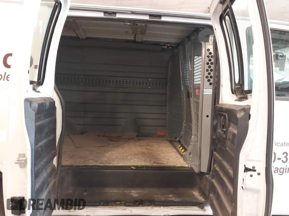 ✅ 2020 Chevrolet Express Cargo • VIN: 1GCZGGFG2L1269258 • Lot: 42290784. Listed on IAAI with 175,462 mi. Free auction sales archive from the USA and detailed vehicle history report at DreamBid. Image 8.