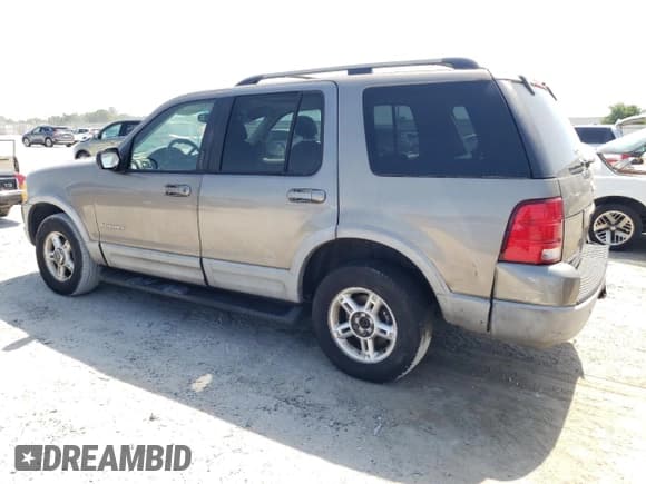✅ 2002 Ford Explorer XLT • VIN: 1FMZU63K02UD60484 • Lot: 57125655. Wystawiony na Copart z przebiegiem 288 869 mil. Bezpłatny archiwum sprzedaży aukcyjnych z USA i szczegółowy raport historii pojazdu na DreamBid. Zdjęcie 2.