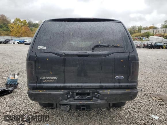 ✅ 2004 Ford Excursion Limited • VIN: 1FMSU43P94EB83318 • Lot: 90995235. Wystawiony na Copart z przebiegiem 196 332 mil. Bezpłatny archiwum sprzedaży aukcyjnych z USA i szczegółowy raport historii pojazdu na DreamBid. Zdjęcie 6.