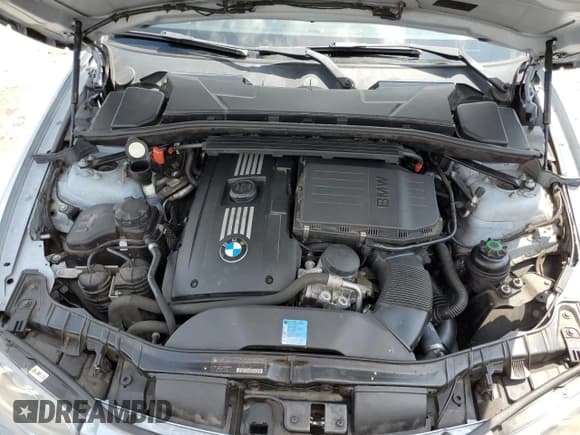 ✅ 2009 BMW 1 Series 135i • VIN: WBAUN93589VK41218 • Лот: 70551355. Опубликован ранее на Copart с пробегом 105 773 миль. Бесплатный доступ к архиву аукционных продаж из США и подробный отчёт об истории автомобиля на DreamBid. Изображение 11.