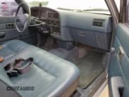 ✅ 1991 Toyota Pickup DX • VIN: JT4RN81P1M5095583 • Lot: 64683605. Wystawiony na Copart z przebiegiem 156 615 mil. Bezpłatny archiwum sprzedaży aukcyjnych z USA i szczegółowy raport historii pojazdu na DreamBid. Zdjęcie 10.