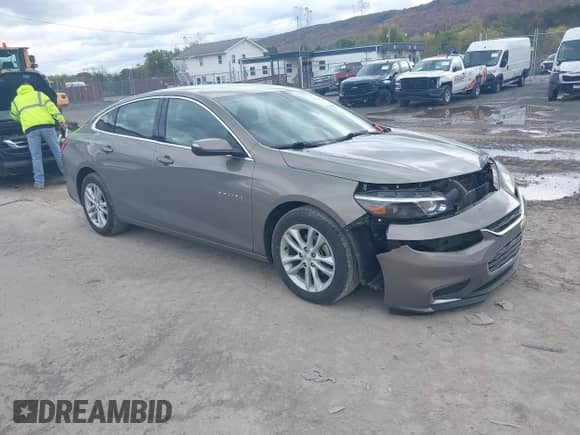 2018 Chevrolet Malibu LT z VIN 1G1ZD5ST2JF111396, wystawiony jako IAAI lot #43515295 z przebiegiem 155 383 mil mil oraz . Historia ofert i sprzedaży dostępna na DreamBid. Obrazek 1.