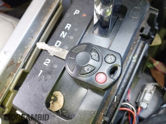 ✅ 2011 Ford Expedition Limited • VIN: 1FMJU1K55BEF27623 • Lot: 43655182. Listed on IAAI with 164,979 mi. Free auction sales archive from the USA and detailed vehicle history report at DreamBid. Image 11.