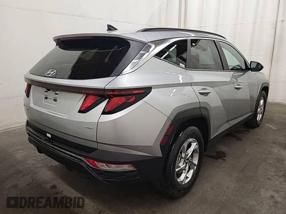 2024 Hyundai Tucson SEL with VIN 5NMJBCDE4RH385131, listed as a IAAI auction lot 43027438 with 37,647 mi miles and . Bid and sale history available at DreamBid. Image 1.