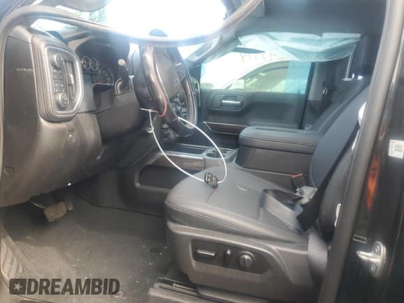 ✅ 2021 Chevrolet Silverado 1500 LT Trail Boss • VIN: 1GCPYFEL6MZ234755 • Lot: 57093574. Wystawiony na Copart z przebiegiem 42 589 mil. Bezpłatny archiwum sprzedaży aukcyjnych z USA i szczegółowy raport historii pojazdu na DreamBid. Zdjęcie 7.