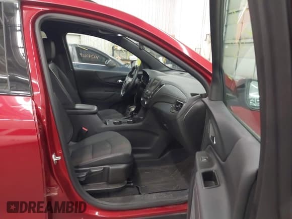 ✅ 2024 Chevrolet Equinox RS • VIN: 3GNAXWEG0RS120435 • Lot: 43581003. Wystawiony na IAAI z przebiegiem 40 722 mil. Bezpłatny archiwum sprzedaży aukcyjnych z USA i szczegółowy raport historii pojazdu na DreamBid. Zdjęcie 5.