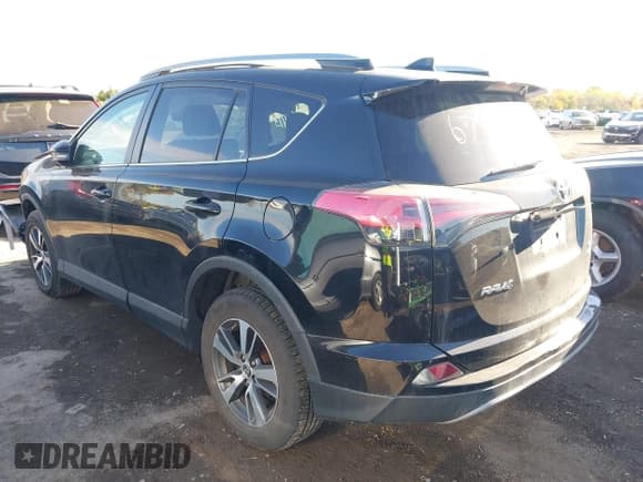 ✅ 2017 Toyota RAV4 XLE • VIN: 2T3RFREV1HW679511 • Лот: 43562413. Опубликован ранее на IAAI с пробегом 80 198 миль. Бесплатный доступ к архиву аукционных продаж из США и подробный отчёт об истории автомобиля на DreamBid. Изображение 3.
