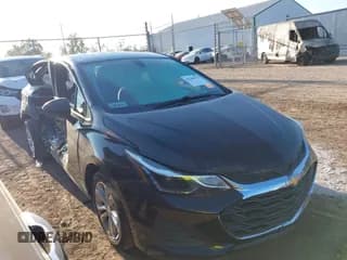 ✅ 2019 Chevrolet Cruze LT • VIN: 3G1BE6SM5KS569038 • Lot: 43184515. Listed on IAAI with 221,851 mi. Free auction sales archive from the USA and detailed vehicle history report at DreamBid. Image 1.