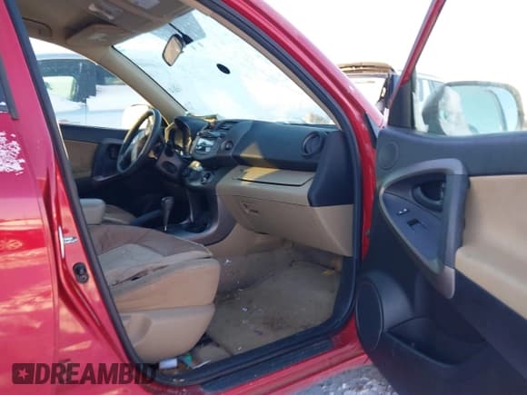 ✅ 2010 Toyota RAV4 • VIN: JTMBF4DV6AD022261 • Лот: 43864175. Опубликован ранее на IAAI с пробегом 229 744 миль. Бесплатный доступ к архиву аукционных продаж из США и подробный отчёт об истории автомобиля на DreamBid. Изображение 5.