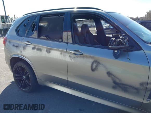 ✅ 2017 BMW X5 M • VIN: 5YMKT6C3XH0U39508 • Lot: 41983093. Listed on IAAI with 69,234 mi. Free auction sales archive from the USA and detailed vehicle history report at DreamBid. Image 19.