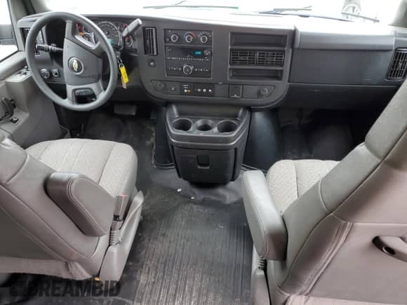 2017 Chevrolet Express Passenger LT z VIN 1GAWGFFF8H1244398, wystawiony jako Copart lot #51238305 z przebiegiem 127 510 mil mil oraz Szkoda całkowita • Salvage title. Historia ofert i sprzedaży dostępna na DreamBid. Obrazek 8.