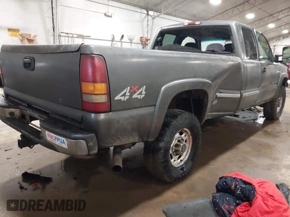 ✅ 2002 GMC Sierra 2500HD SLT • VIN: 1GTHK29U92E215803 • Лот: 41704668. Опубликован ранее на IAAI с пробегом 156 511 миль. Бесплатный доступ к архиву аукционных продаж из США и подробный отчёт об истории автомобиля на DreamBid. Изображение 4.
