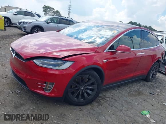 ✅ 2017 Tesla Model X 90D • VIN: 5YJXCBE20HF066492 • Lot: 43251497. Wystawiony na IAAI z przebiegiem 67 428 mil. Bezpłatny archiwum sprzedaży aukcyjnych z USA i szczegółowy raport historii pojazdu na DreamBid. Zdjęcie 20.