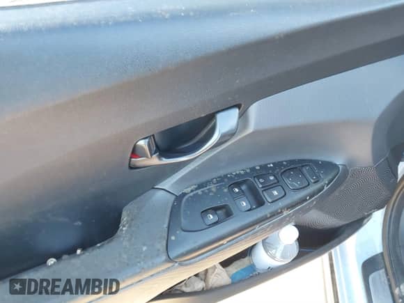 2019 Hyundai Veloster N z VIN KMHT36AH3KU002005, wystawiony jako IAAI lot #41499062 z przebiegiem 91 012 mil mil oraz . Historia ofert i sprzedaży dostępna na DreamBid. Obrazek 14.