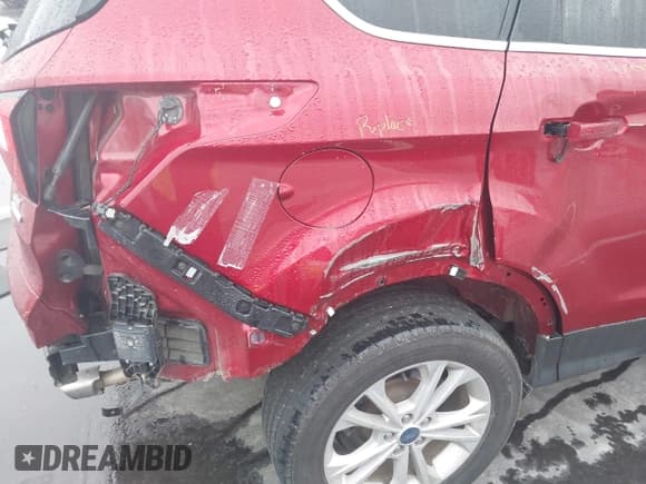 ✅ 2019 Ford Escape SE • VIN: 1FMCU0GD8KUC47008 • Lot: 43550142. Wystawiony na IAAI z przebiegiem 93 298 mil. Bezpłatny archiwum sprzedaży aukcyjnych z USA i szczegółowy raport historii pojazdu na DreamBid. Zdjęcie 18.