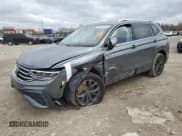 ✅ 2023 Volkswagen Tiguan SE • VIN: 3VV2B7AX2PM053394 • Lot: 80225344. Wystawiony na Copart z przebiegiem Nie podano. Bezpłatny archiwum sprzedaży aukcyjnych z USA i szczegółowy raport historii pojazdu na DreamBid. Zdjęcie 1.
