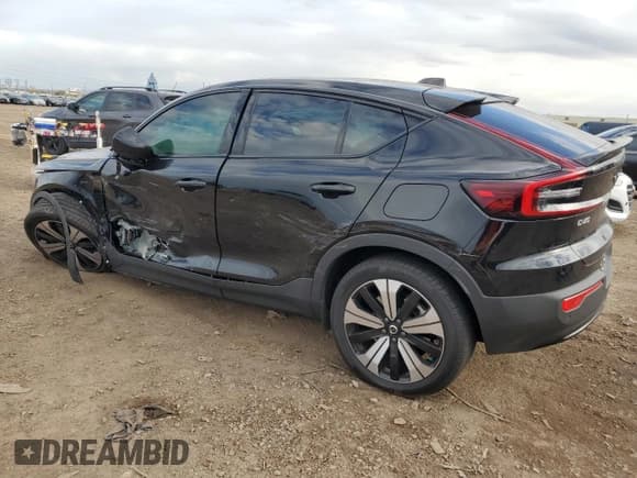 ✅ 2023 Volvo C40 Plus • VIN: YV4ED3GL3P2034098 • Lot: 46739434. Wystawiony na Copart z przebiegiem Nie podano. Bezpłatny archiwum sprzedaży aukcyjnych z USA i szczegółowy raport historii pojazdu na DreamBid. Zdjęcie 2.