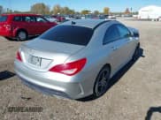 ✅ 2019 Mercedes-Benz CLA 250 • VIN: WDDSJ4EB4KN739956 • Lot: 43578031. Wystawiony na IAAI z przebiegiem 85 111 mil. Bezpłatny archiwum sprzedaży aukcyjnych z USA i szczegółowy raport historii pojazdu na DreamBid. Zdjęcie 4.