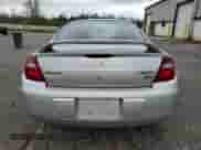 2005 Dodge Neon SXT z VIN 1B3ES56C25D256947, wystawiony jako Copart lot #55819975 z przebiegiem 110 865 mil mil oraz Szkoda całkowita • Salvage title. Historia ofert i sprzedaży dostępna na DreamBid. Obrazek 6.