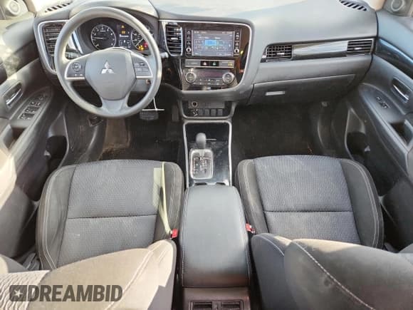 ✅ 2019 Mitsubishi Outlander ES • VIN: JA4AD2A33KZ049120 • Lot: 85848405. Listed on Copart with 84,811 mi. Free auction sales archive from the USA and detailed vehicle history report at DreamBid. Image 8.
