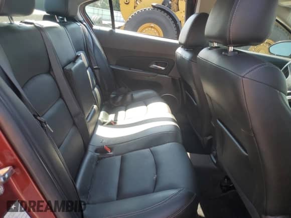 2015 Chevrolet Cruze LTZ z VIN 1G1PG5SB5F7202430, wystawiony jako Copart lot #84404245 z przebiegiem 51 442 mil mil oraz Szkoda całkowita • Salvage title. Historia ofert i sprzedaży dostępna na DreamBid. Obrazek 10.