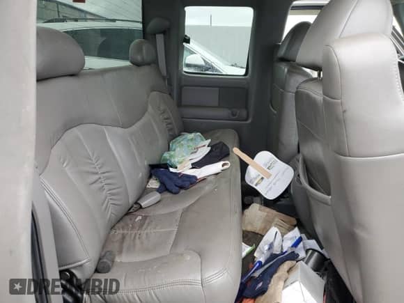 ✅ 1999 Chevrolet Silverado 1500 LS • VIN: 2GCEC19TXX1130074 • Lot: 47924044. Wystawiony na Copart z przebiegiem 293 994 mil mil. Skorzystaj z bezpłatnego archiwum sprzedaży aukcyjnych z USA i zobacz szczegółowy raport historii pojazdu na DreamBid. Zdjęcie 10.