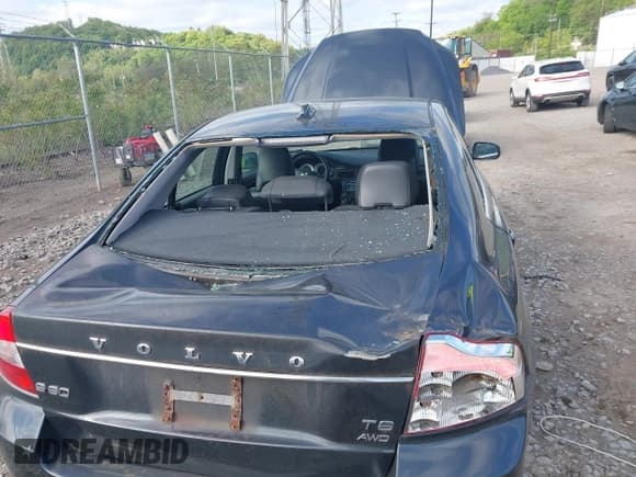 ✅ 2011 Volvo S80 3.0L Turbo • VIN: YV1902AH5B1149020 • Lot: 42223797. Wystawiony na IAAI z przebiegiem 123 399 mil. Bezpłatny archiwum sprzedaży aukcyjnych z USA i szczegółowy raport historii pojazdu na DreamBid. Zdjęcie 6.