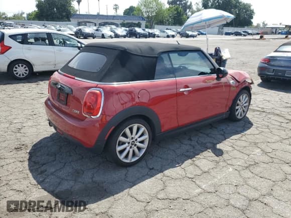 ✅ 2016 MINI Convertible • VIN: WMWWG5C54G3C19062 • Lot: 53077555. Wystawiony na Copart z przebiegiem 66 686 mil. Bezpłatny archiwum sprzedaży aukcyjnych z USA i szczegółowy raport historii pojazdu na DreamBid. Zdjęcie 3.