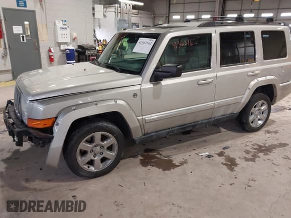 ✅ 2008 Jeep Commander Limited • VIN: 1J8HG58228C211303 • Lot: 41362162. Wystawiony na IAAI z przebiegiem 163 542 mil. Bezpłatny archiwum sprzedaży aukcyjnych z USA i szczegółowy raport historii pojazdu na DreamBid. Zdjęcie 19.