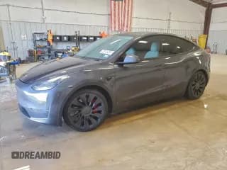 ✅ 2022 Tesla Model Y Performance • VIN: 7SAYGDEFXNF383587 • Lot: 94509945. Wystawiony na Copart z przebiegiem 110 597 mil. Bezpłatny archiwum sprzedaży aukcyjnych z USA i szczegółowy raport historii pojazdu na DreamBid. Zdjęcie 1.
