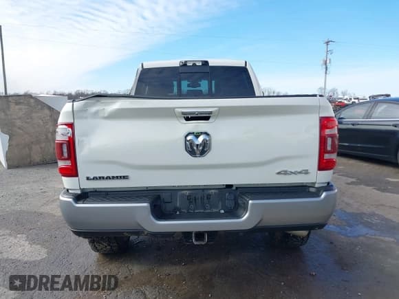 ✅ 2022 Ram 2500 Laramie • VIN: 3C6UR5FLXNG105323 • Lot: 41359667. Listed on IAAI with 33,266 mi. Free auction sales archive from the USA and detailed vehicle history report at DreamBid. Image 16.