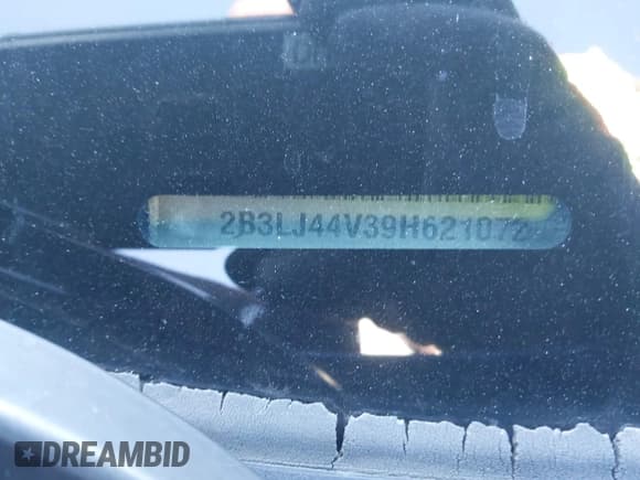 ✅ 2009 Dodge Challenger SE • VIN: 2B3LJ44V39H621072 • Lot: 41030512. Wystawiony na IAAI z przebiegiem 118 417 mil. Bezpłatny archiwum sprzedaży aukcyjnych z USA i szczegółowy raport historii pojazdu na DreamBid. Zdjęcie 9.