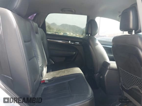 ✅ 2013 Kia Sorento SX • VIN: 5XYKWDA23DG320377 • Lot: 43270533. Wystawiony na IAAI z przebiegiem 187 600 mil. Bezpłatny archiwum sprzedaży aukcyjnych z USA i szczegółowy raport historii pojazdu na DreamBid. Zdjęcie 8.