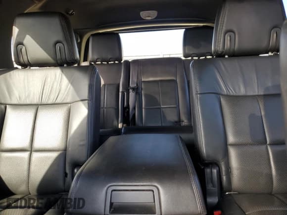 ✅ 2010 Lincoln Navigator • VIN: 5LMJJ2J56AEJ07543 • Lot: 91414755. Listed on Copart with 211,188 mi. Free auction sales archive from the USA and detailed vehicle history report at DreamBid. Image 10.