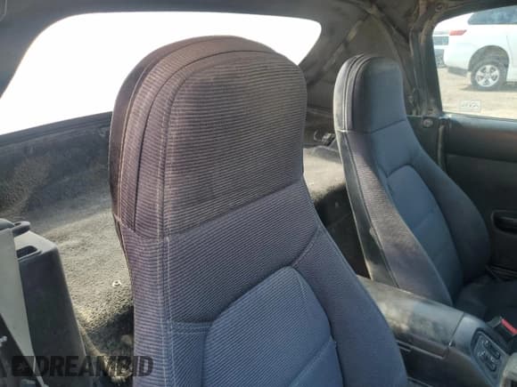 ✅ 1992 Mazda MX-5 Miata • VIN: JM1NA3516N0321439 • Лот: 52310095. Опубликован ранее на Copart с пробегом 183 681 миль. Бесплатный доступ к архиву аукционных продаж из США и подробный отчёт об истории автомобиля на DreamBid. Изображение 10.