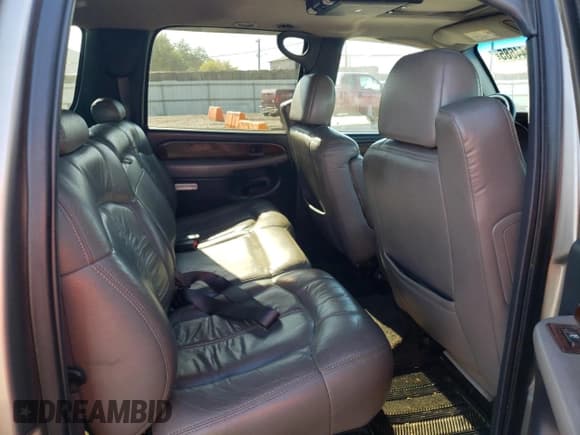 ✅ 2002 Chevrolet Suburban Z71 • VIN: 3GNFK16Z92G352130 • Lot: 71944685. Listed on Copart with Not provided. Free auction sales archive from the USA and detailed vehicle history report at DreamBid. Image 11.