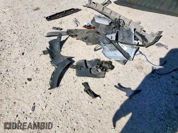 ✅ 2015 Toyota Tundra SR • VIN: 5TFRM5F14FX086048 • Lot: 92005025. Listed on Copart with 192,139 mi. Free auction sales archive from the USA and detailed vehicle history report at DreamBid. Image 12.