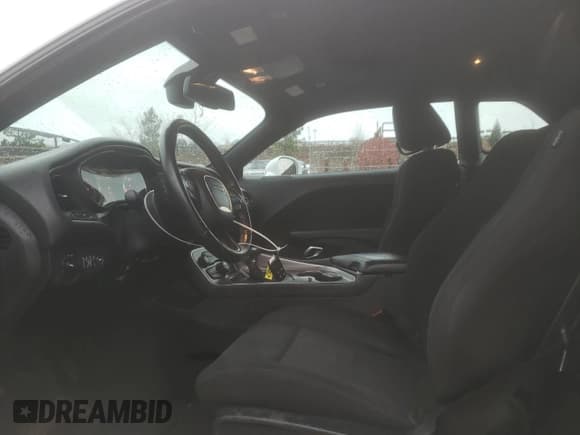 ✅ 2019 Dodge Challenger SXT • VIN: 2C3CDZAG8KH534657 • Lot: 73591142. Wystawiony na Copart z przebiegiem 77 588 mil. Bezpłatny archiwum sprzedaży aukcyjnych z USA i szczegółowy raport historii pojazdu na DreamBid. Zdjęcie 7.