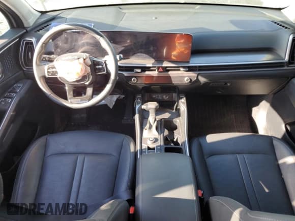 ✅ 2025 Kia Sorento S • VIN: 5XYRL4JC8SG312868 • Lot: 87129755. Listed on Copart with 13,505 mi. Free auction sales archive from the USA and detailed vehicle history report at DreamBid. Image 8.