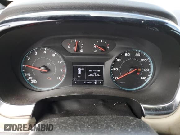 ✅ 2023 Chevrolet Traverse LS • VIN: 1GNERFKW9PJ107852 • Lot: 80151665. Wystawiony na Copart z przebiegiem 62 306 mil. Bezpłatny archiwum sprzedaży aukcyjnych z USA i szczegółowy raport historii pojazdu na DreamBid. Zdjęcie 9.