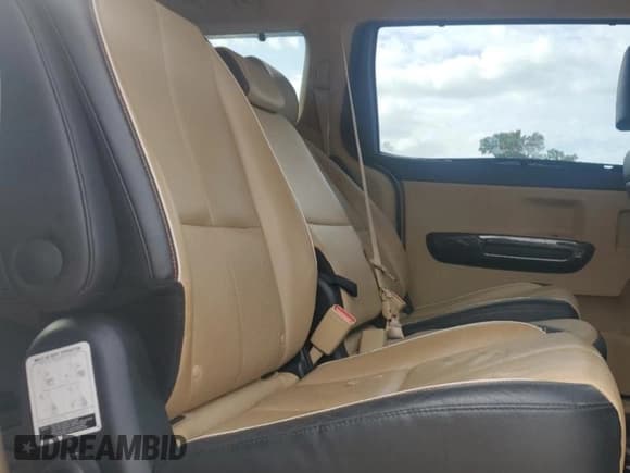 ✅ 2018 Kia Sedona SX • VIN: KNDMC5C13J6365233 • Lot: 84749095. Wystawiony na Copart z przebiegiem 99 080 mil. Bezpłatny archiwum sprzedaży aukcyjnych z USA i szczegółowy raport historii pojazdu na DreamBid. Zdjęcie 11.