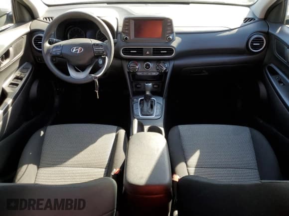 ✅ 2018 Hyundai Kona SE • VIN: KM8K12AA9JU173997 • Лот: 44655214. Опубликован ранее на Copart с пробегом 62 244 миль. Бесплатный доступ к архиву аукционных продаж из США и подробный отчёт об истории автомобиля на DreamBid. Изображение 8.