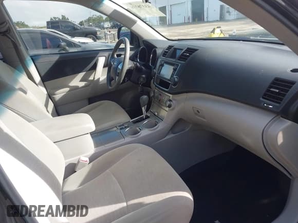 ✅ 2013 Toyota Highlander • VIN: 5TDZK3EH0DS109529 • Лот: 43378778. Опубликован ранее на IAAI с пробегом 187 845 миль. Бесплатный доступ к архиву аукционных продаж из США и подробный отчёт об истории автомобиля на DreamBid. Изображение 5.