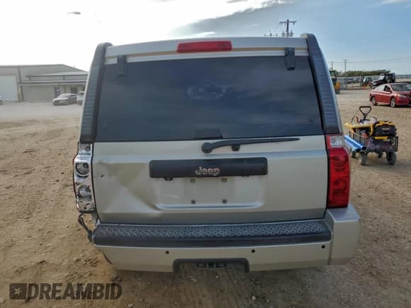 ✅ 2008 Jeep Commander Sport • VIN: 1J8HH48K48C240115 • Lot: 94180245. Wystawiony na Copart z przebiegiem 113 974 mil. Bezpłatny archiwum sprzedaży aukcyjnych z USA i szczegółowy raport historii pojazdu na DreamBid. Zdjęcie 6.