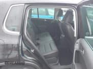 ✅ 2017 Volkswagen Tiguan Wolfsburg Edition • VIN: WVGRV7AX8HW502577 • Lot: 43420184. Wystawiony na IAAI z przebiegiem 81 345 mil. Bezpłatny archiwum sprzedaży aukcyjnych z USA i szczegółowy raport historii pojazdu na DreamBid. Zdjęcie 8.